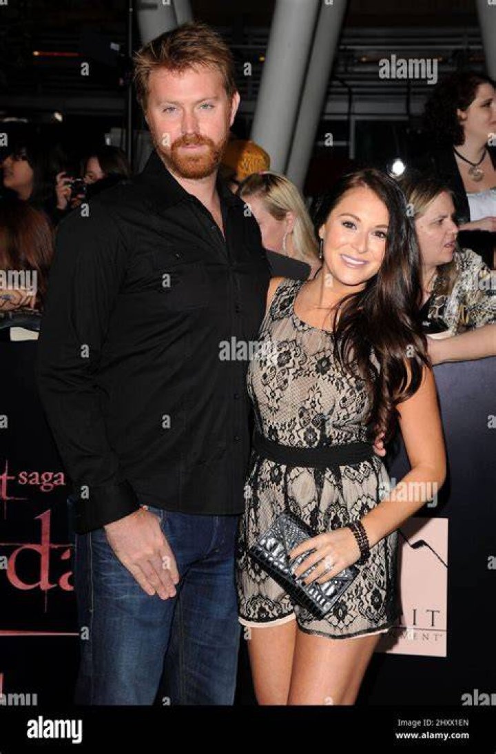 Dawn with her husband, attending an award show. 