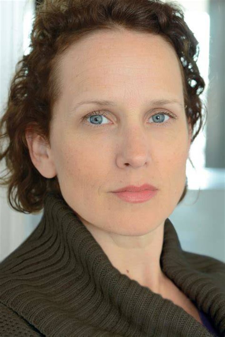 Jennifer Dundas Jennifer Dundas