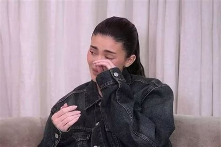 kylie jenner crying