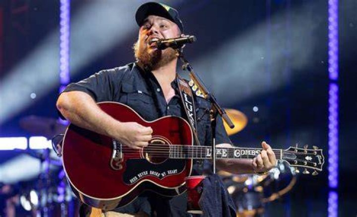Luke Combs' pet Jojo