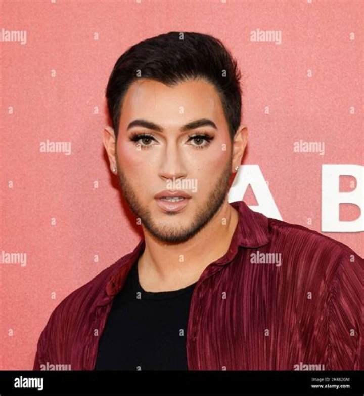 Manny MUA's pet Zaya
