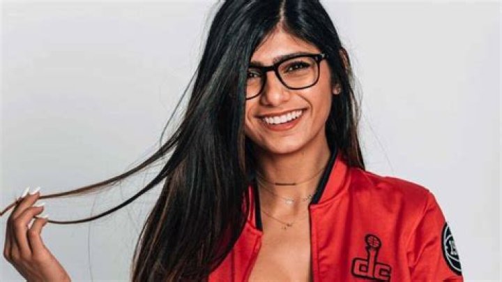 Mia Khalifa's pet Toulouse and his sister