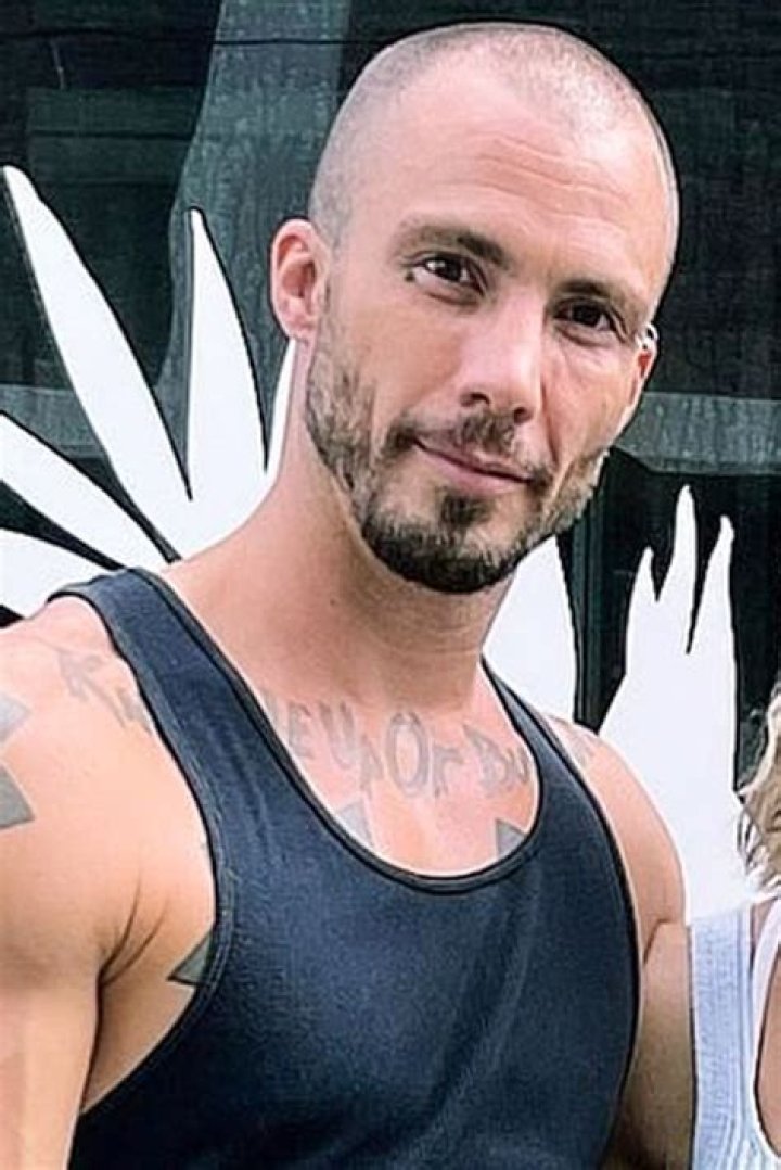 Tucker Dee Chapman w